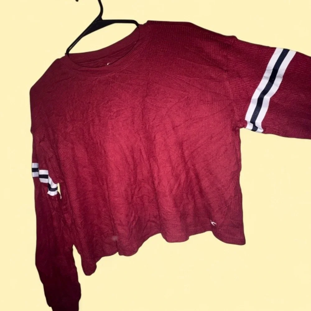 Hollister Cropped Women’s Long Sleeve Boyfriend Tee Stripe Sleeve Top - Size XS - Picture 4 of 6